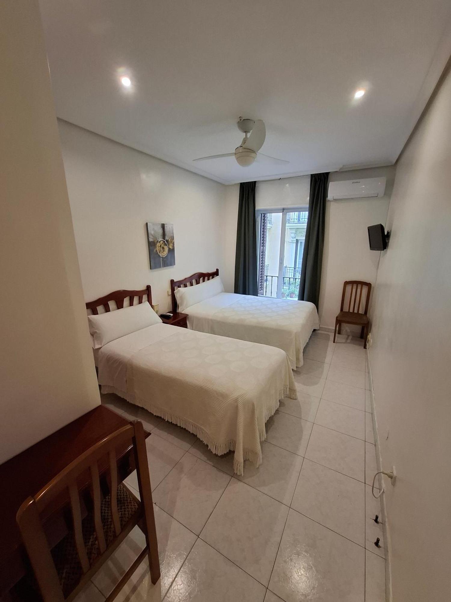 马德里 比亚玛涅斯旅馆酒店 外观 照片
